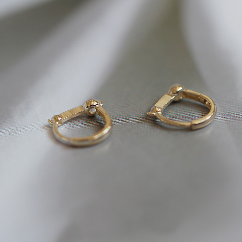 Title 5, 925 Sterling Silver Plated 14K Gold Ear Ring