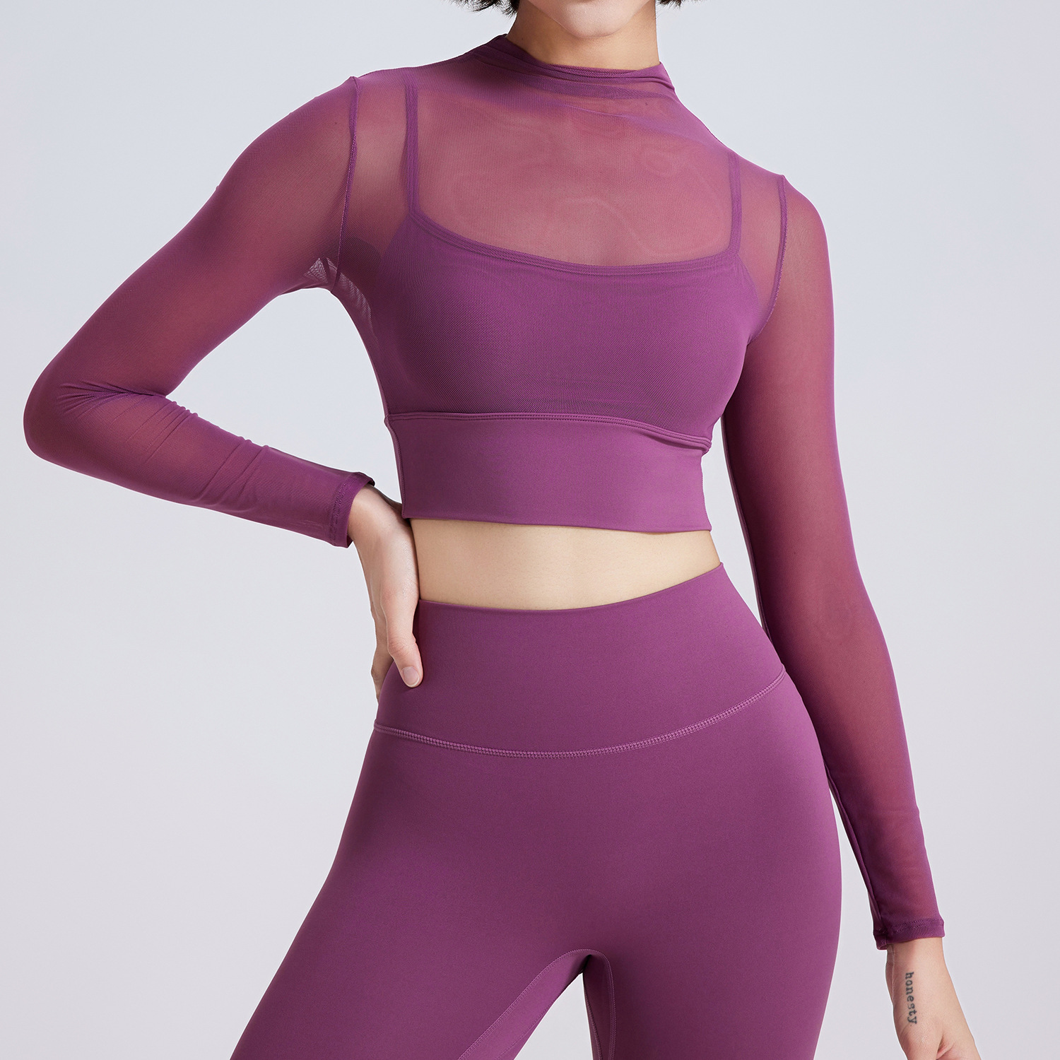 Title 4, Mesh yoga top met lange mouwen en borstpads. Id...