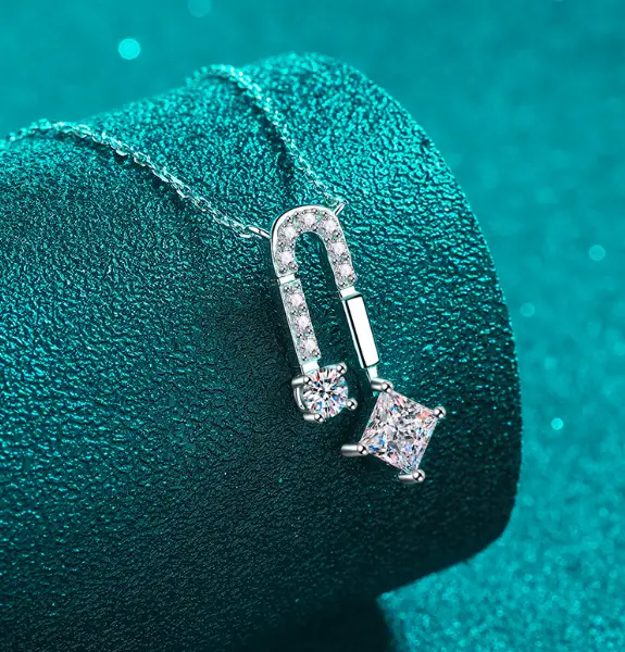 New Deyi 925 Sterling Silver Plated PT950 Gold Pendant Square Moissanite Necklace