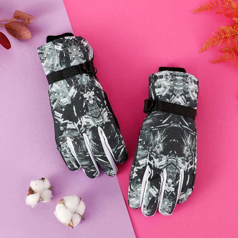 Title 2, Waterproof And Hard-wearing Non-slip Winter Gloves