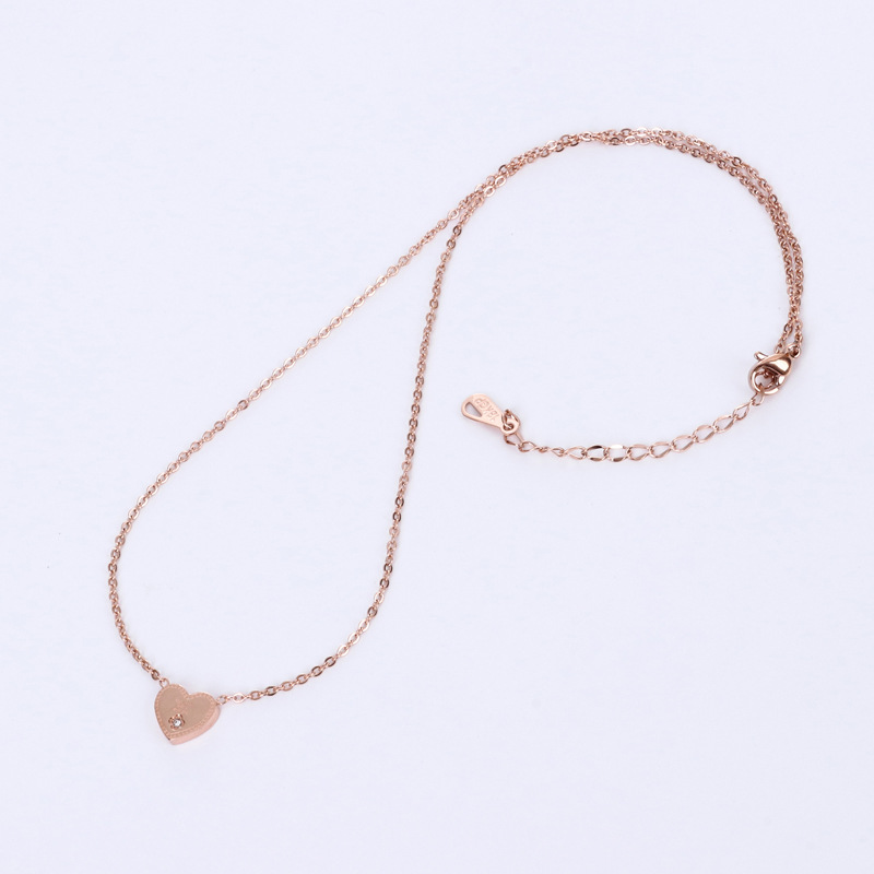 Title 1, Language Single Diamond Peach Heart Short Necklace