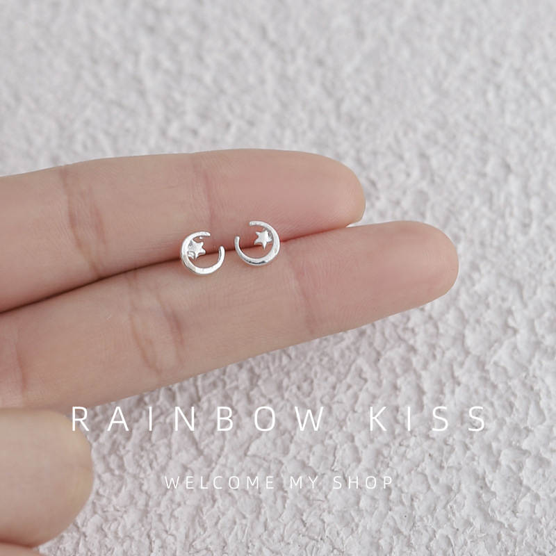 Title 8, 925 Silver Small Simple Wild Earrings Ins