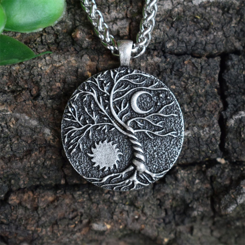 Title 2, Sun Moon Delicate Pendant Necklace Lock