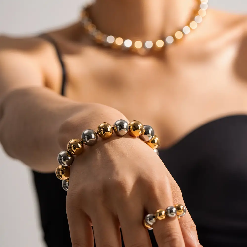 Women's Fashionable Golden Steel Beaded Necklace