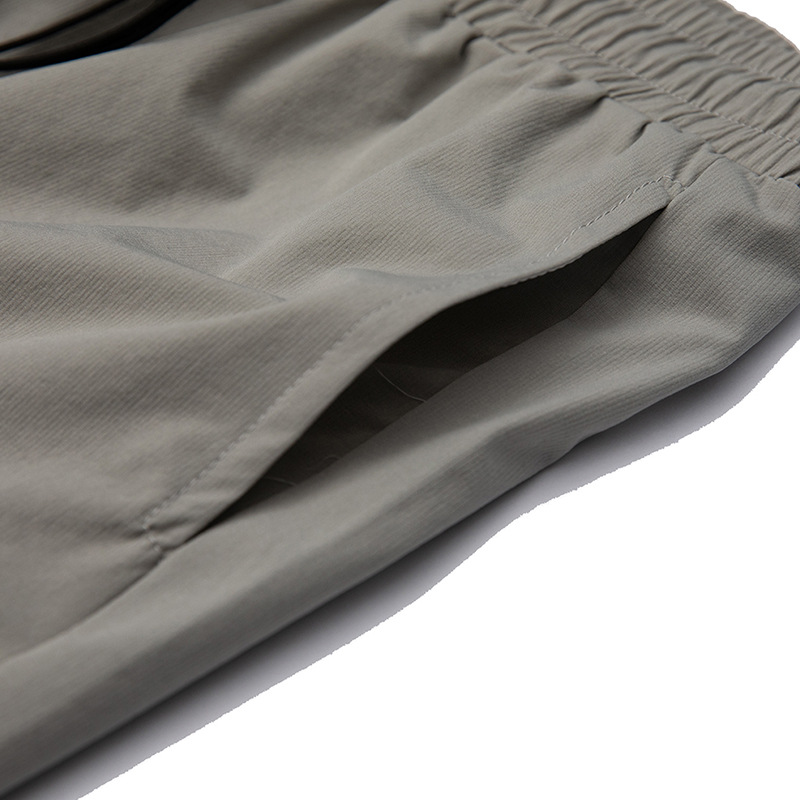 Men's Fashion Solid Color Multi-Pocket Decorative Straight Shorts