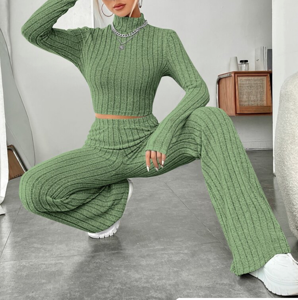 Turtleneck Wide Leg High Waist Trousers Suit. Product information: Pattern: solid color Fabric name: Cotton Color: Bean green, light gray, dark red, sapphire blue, navy blue, orange red, black Sleeve type: regular sleeve Pants length: trousers Main fabric