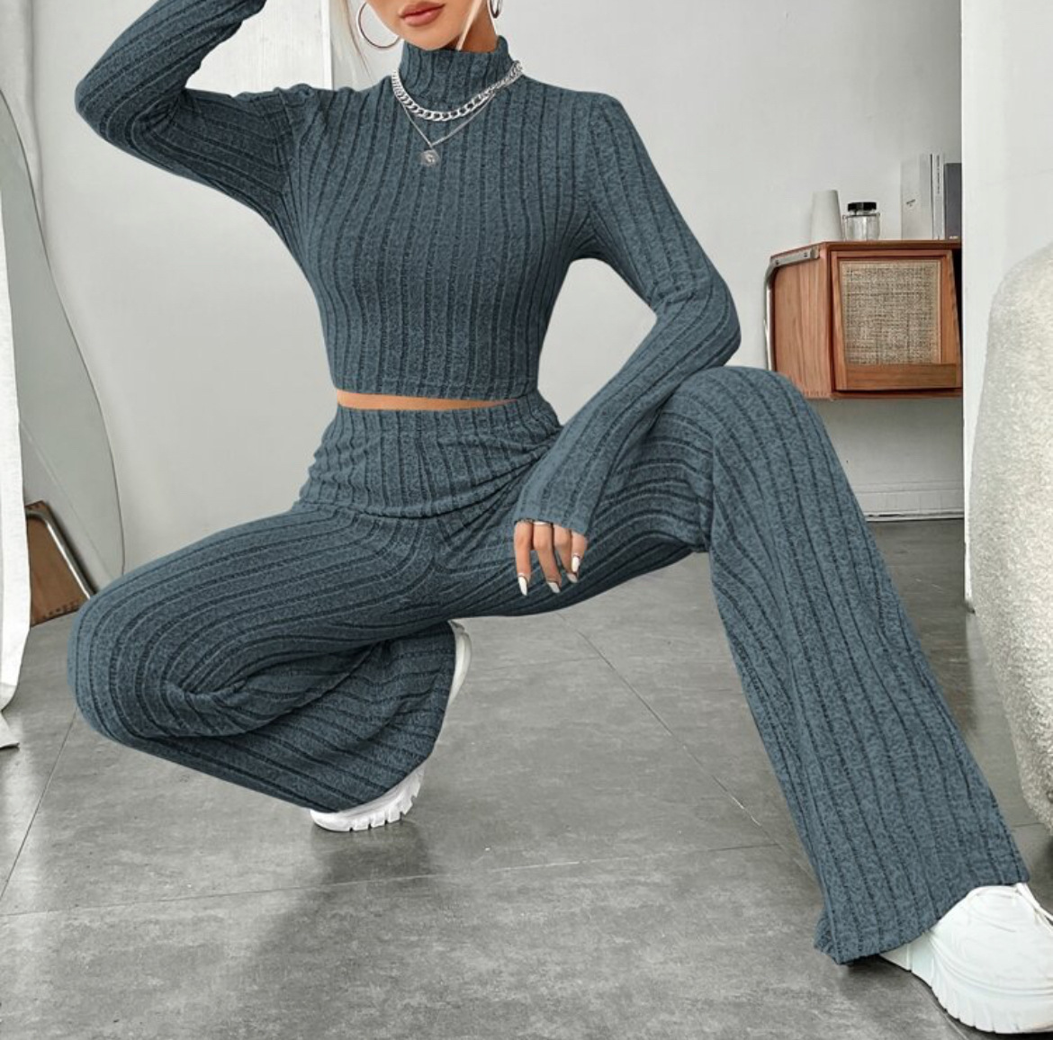 Turtleneck Wide Leg High Waist Trousers Suit. Product information: Pattern: solid color Fabric name: Cotton Color: Bean green, light gray, dark red, sapphire blue, navy blue, orange red, black Sleeve type: regular sleeve Pants length: trousers Main fabric