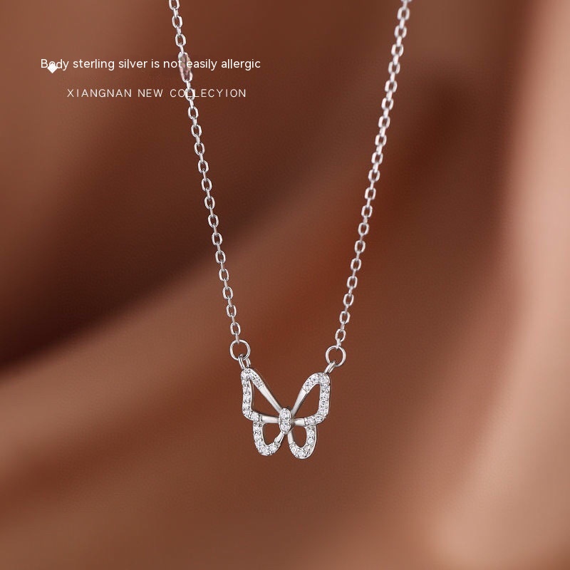 Title 3, Hollov Butterfli Diamond Intared Clavicle Chain