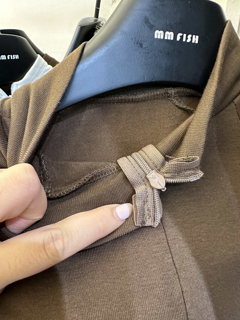 Dralon Graceful Stand Collar Two Sides Pleated Bottoming Slim Fit Slimming Shirt