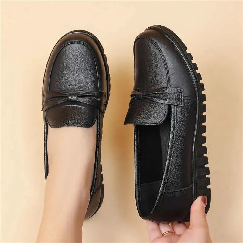 Title 2, Low Top Solid Color Round Toe Daily Loafers