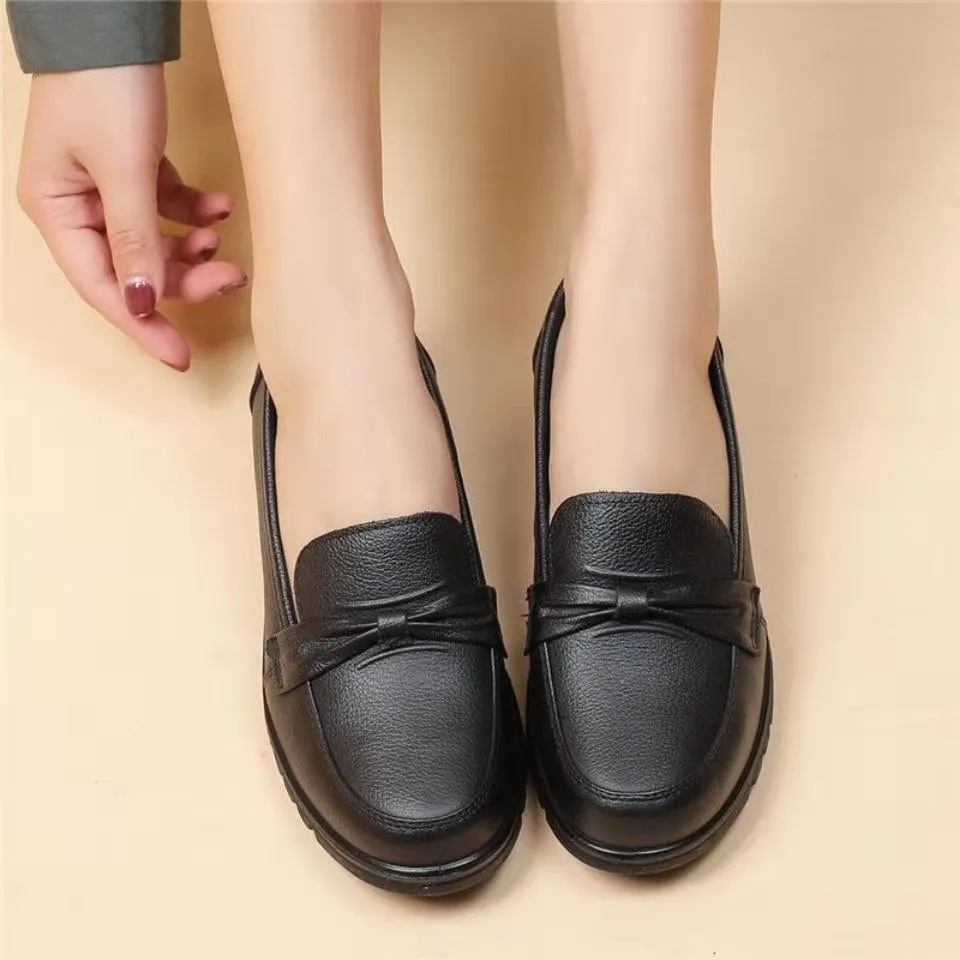 Title 4, Low Top Solid Color Round Toe Daily Loafers