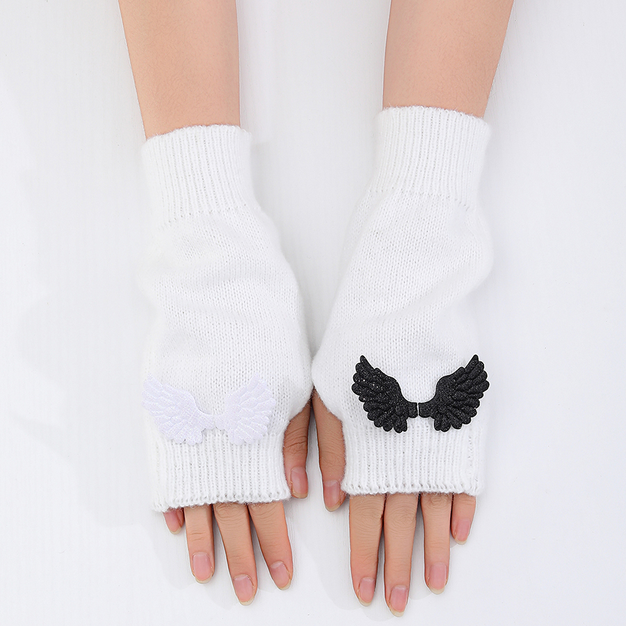 Y2K Gothic Lolita Solid Color Wing Knitted Warm Gloves Arm Gloves For Girls Women Party Daily — image 1