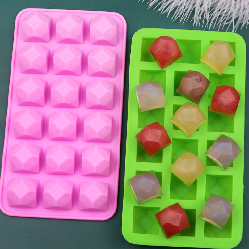 Title 7, 18 Grid Silicone Diamond Ice Cube Mold