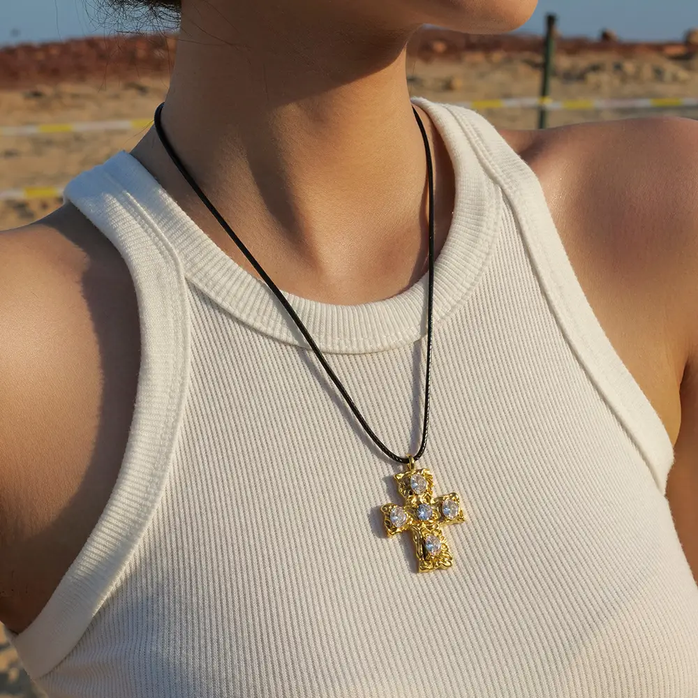 Ins Popular Necklace 18K Gold Plated Stainless Steel Cross Shelf Combination Pendant Necklace For Women