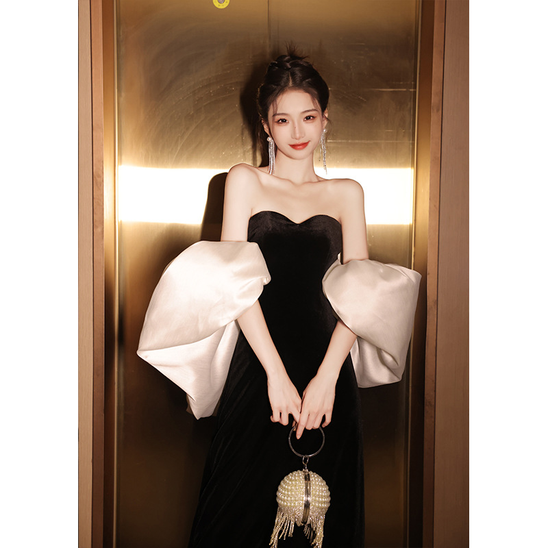 Повседневный костюм для выступлений ведущего