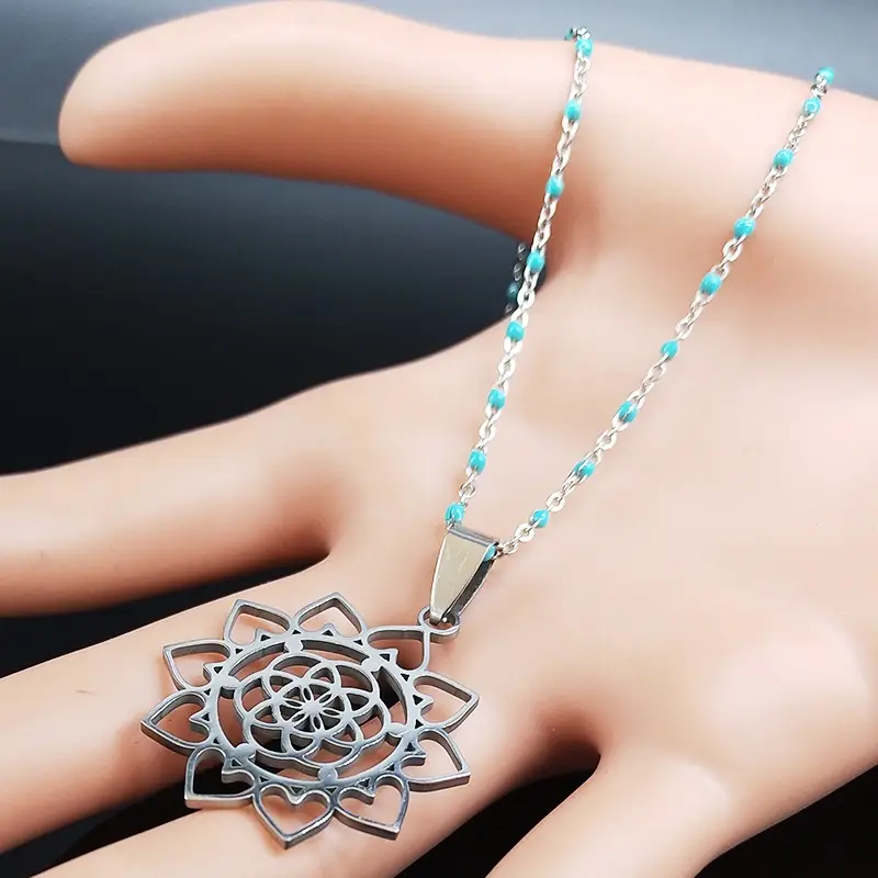 Clavicle Chain Love Heart Flowers Necklace