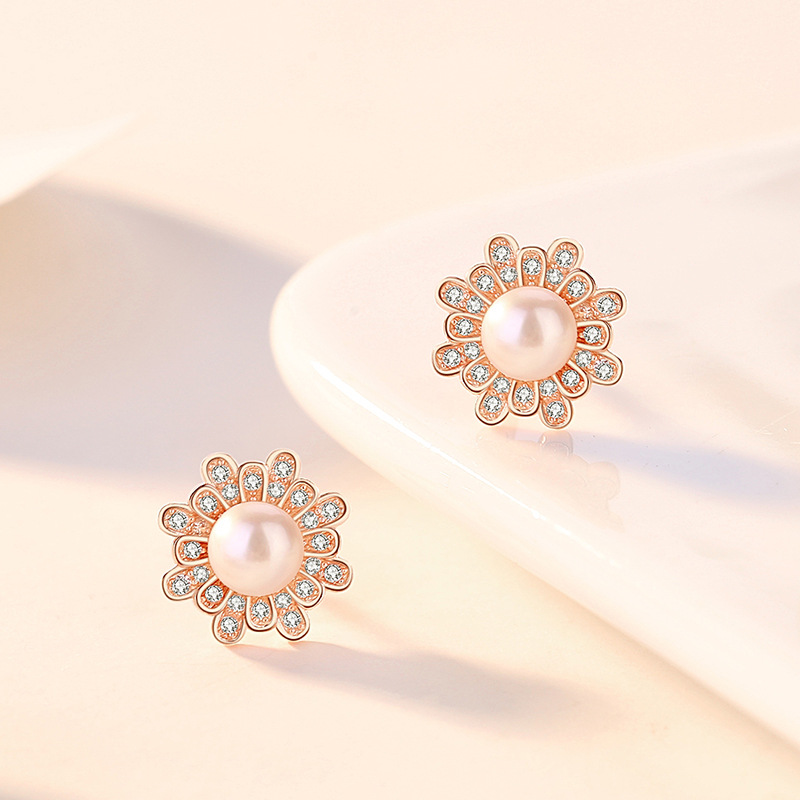 S925 Sterling Silver Retro Simple Sun Flower Ear Studs Women