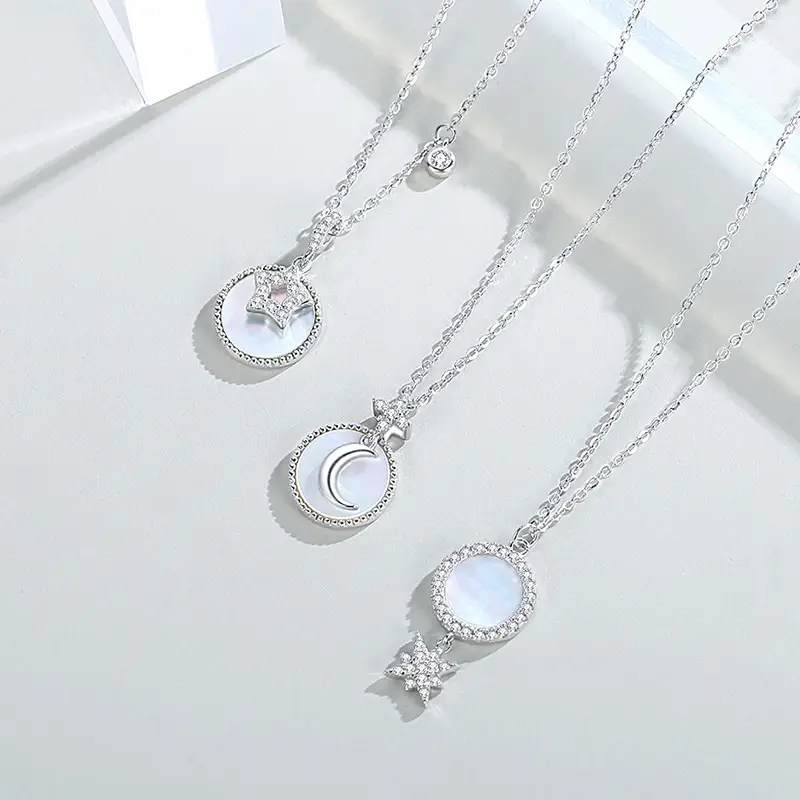 Women's Graceful And Fashionable Star And Moon Pendant Necklace