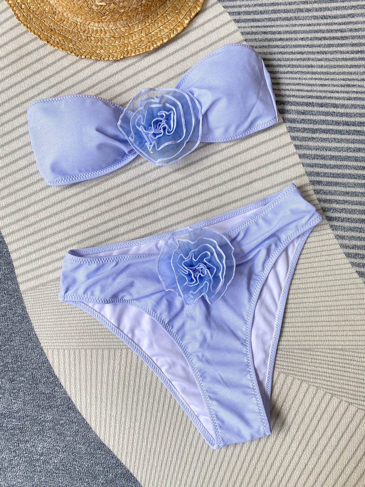High Waist Three-dimensional Flower Split Women's Swimsuit - Image 11