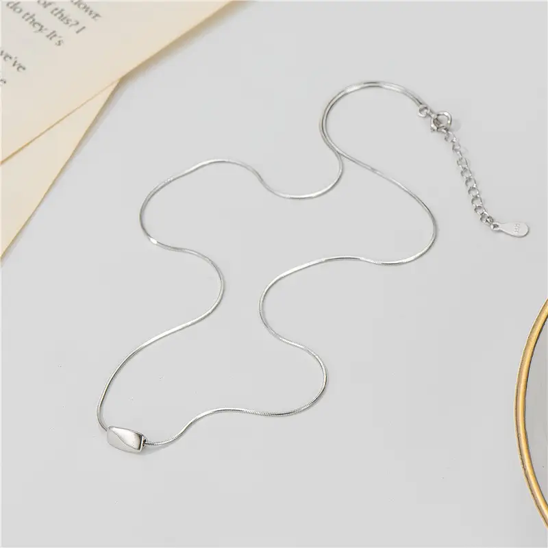 S925 Sterling Silver Geometric Snake Bone Necklace Simple Silver Beans Clavicle Chain