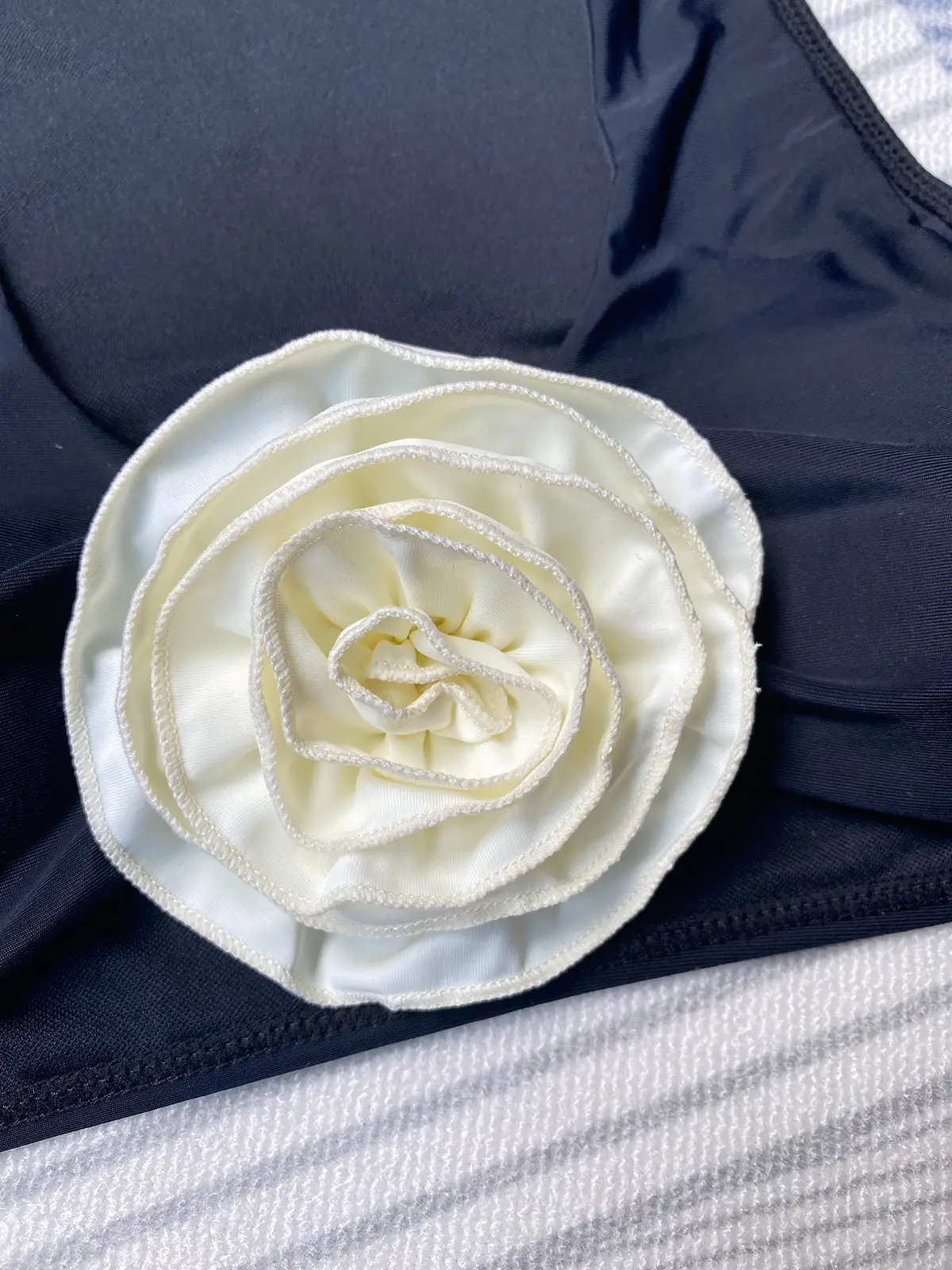 Three-dimensional Flower Split Women's Swimsuit
