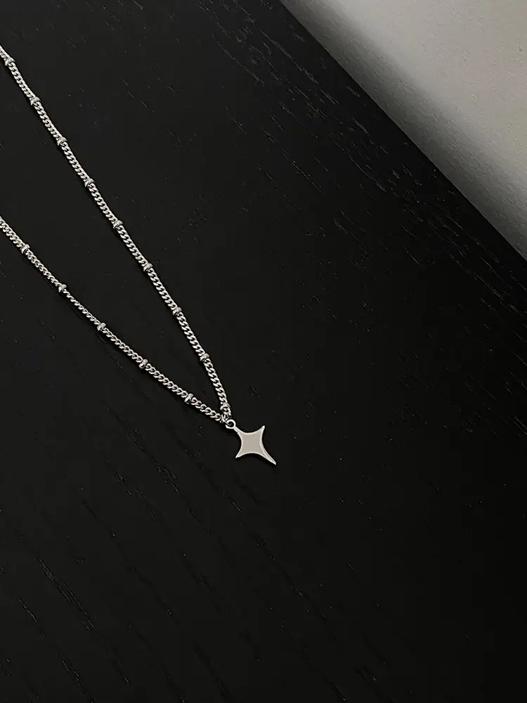 Four Eight-pointed Stars Necklace Female Sweet Cool Simple Temperament Clavicle Chain