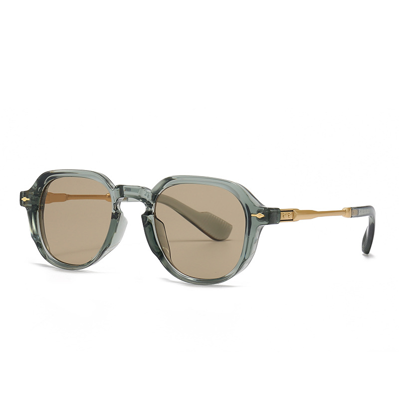 Title 6, Trendy Street Photo Modern Charm Retro Sunglasses