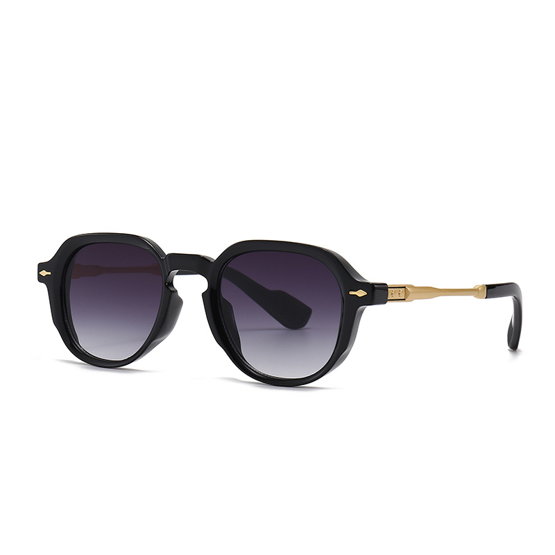 Title 8, Trendy Street Photo Modern Charm Retro Sunglasses