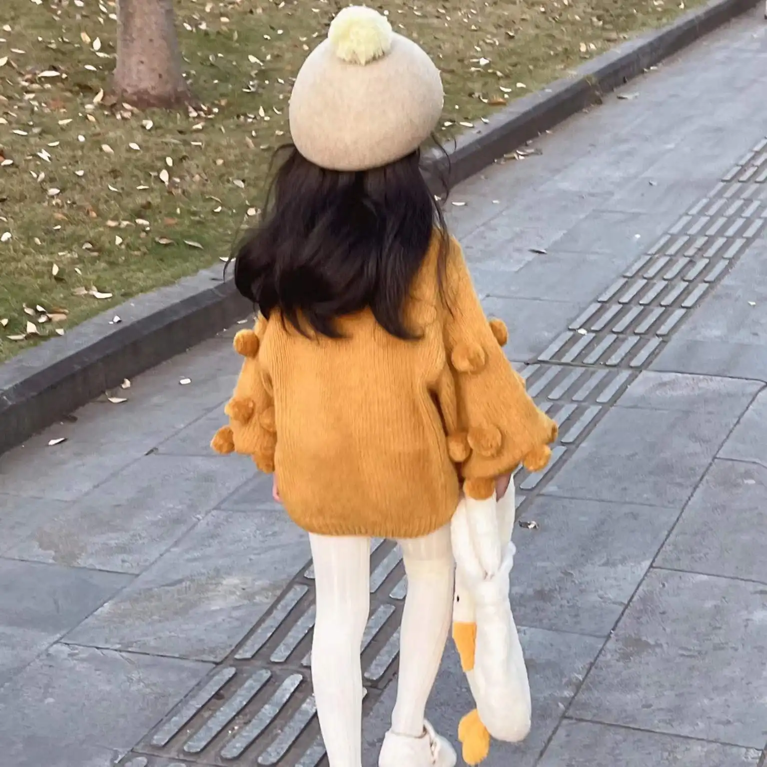 Girls' Pullover Spring And Autumn New Children's Western Style Baby Girl Pink Lantern Sleeve Fur Ball Sweater