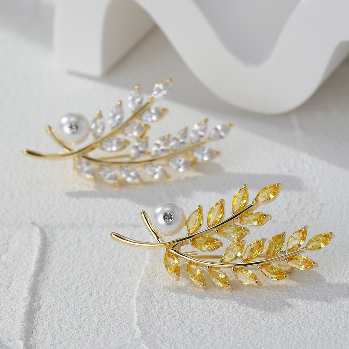 High-grade Leaf Pearl Brooch For Women — foto 11