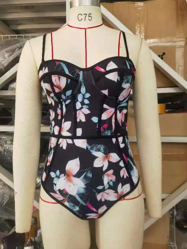Triangle European And American Sling One Piece Swimsuit - Image 3