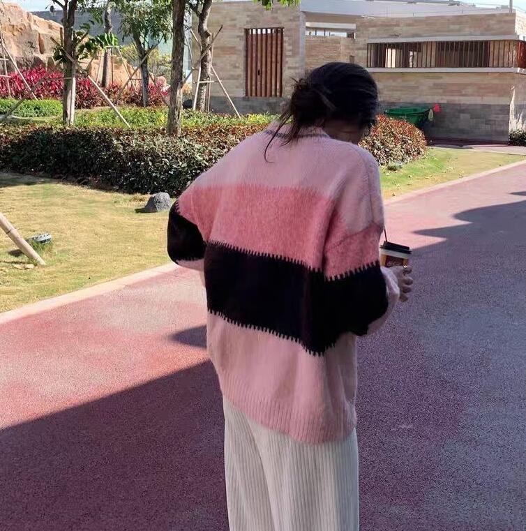 Women's V-neck Loose Color Matching Design Knitted Sweater