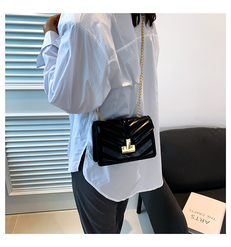 Solid Color Simple And Stylish Casual Women's Commuter Texture Chain Small Bag