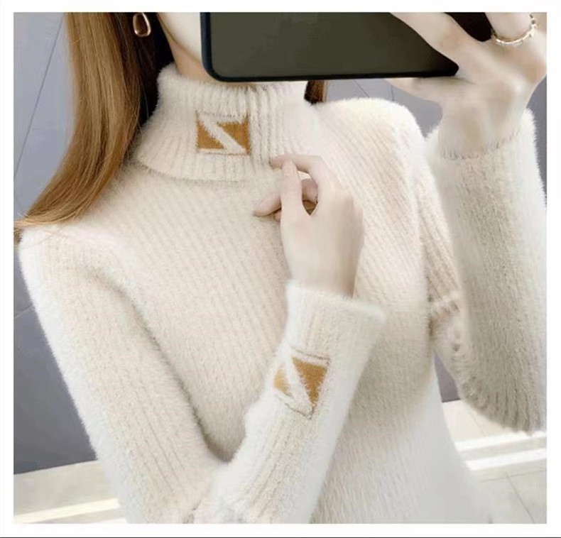 Title 6, Womens Turtleneck Sweater Mink Fur Letter Jacq...