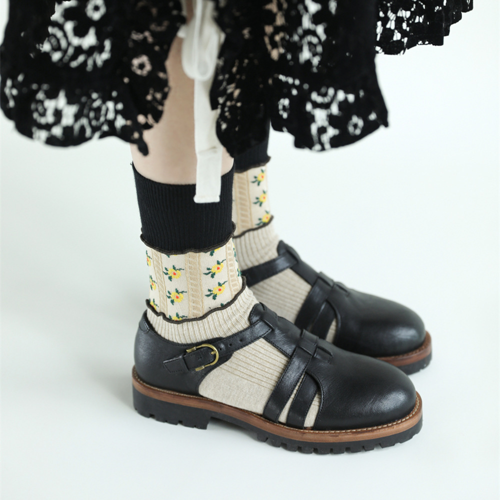 Floral Three-dimensional Relief Stitching Mixed Material Retro Spring Ladies Loose Socks