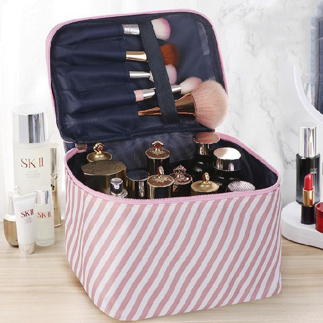 Title 6, Online Influencer Cute Large Capacity Portable ...