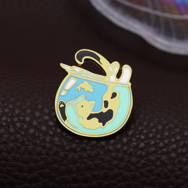 Cartoon Cute Cat Brooch Jumping Into Fish Tank - Image 9
