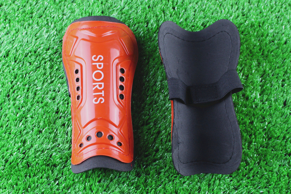 Football Convenient Solid Football Strap Shin Guard - Image 7