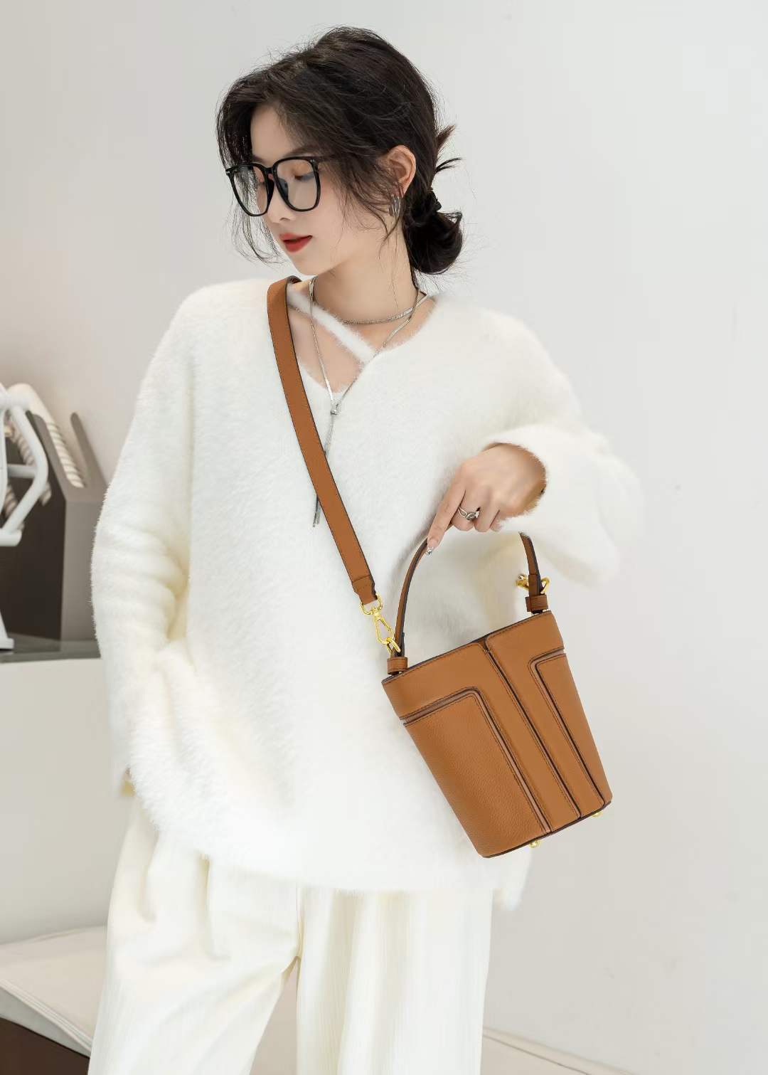 Top Layer Cowhide Trendy Large Capacity Tote Shoulder Bag — foto 4