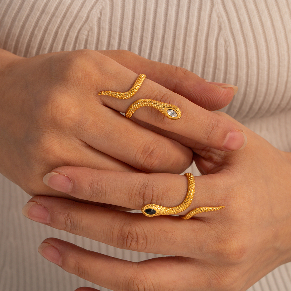 Stainless Steel Inlaid Zircon Snake Eye-catching Ring