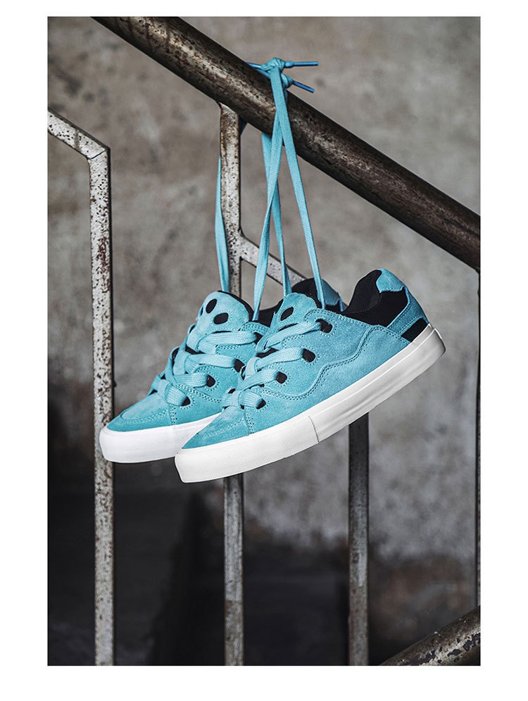 أحذية رجالية رياضية بتصميم وطني من الجلد الصناعي للسكيتبورد