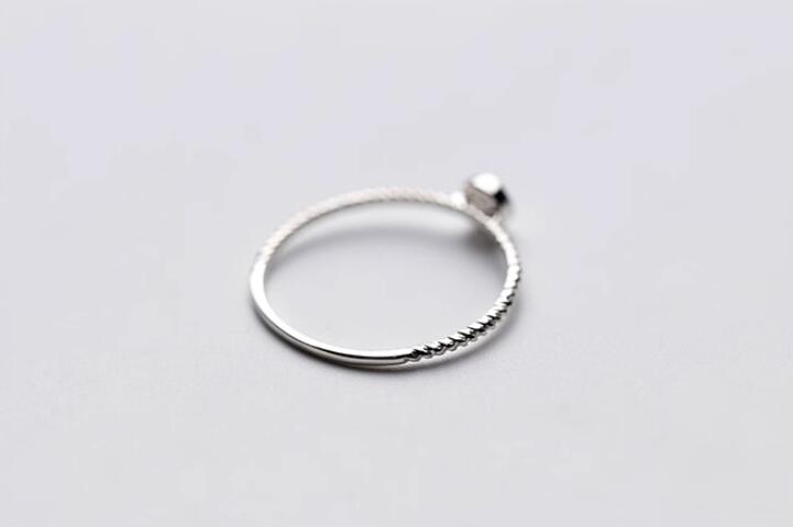 Women's Fashion Single Diamond Twist S925 Silver Ring