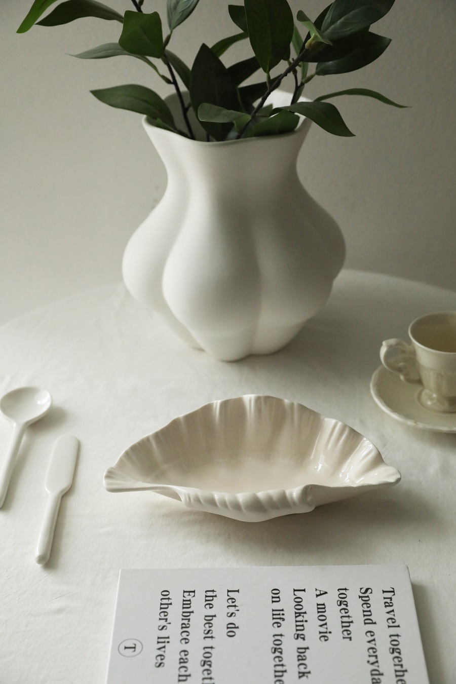 Gentle Cream Color Three-dimensional Shell Retro Ceramic Dinner Plate - Image 12
