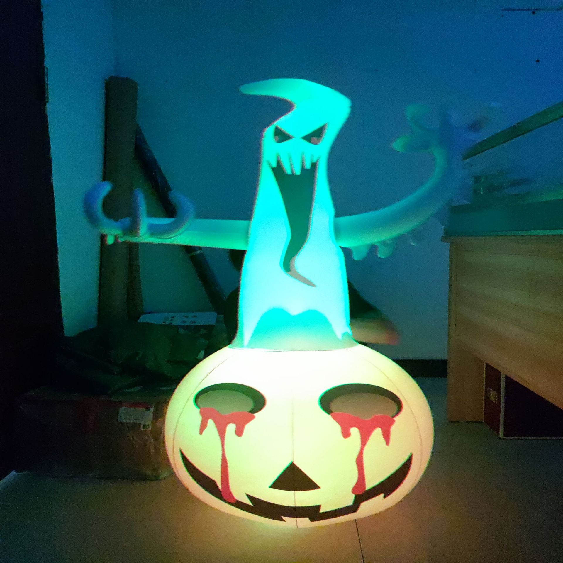 Décor gonflable citrouille fantôme Halloween LED 8