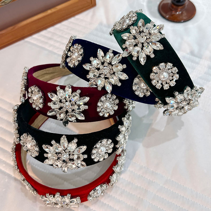 Retro Baroque Pearl Rhinestone Headband - Image 2