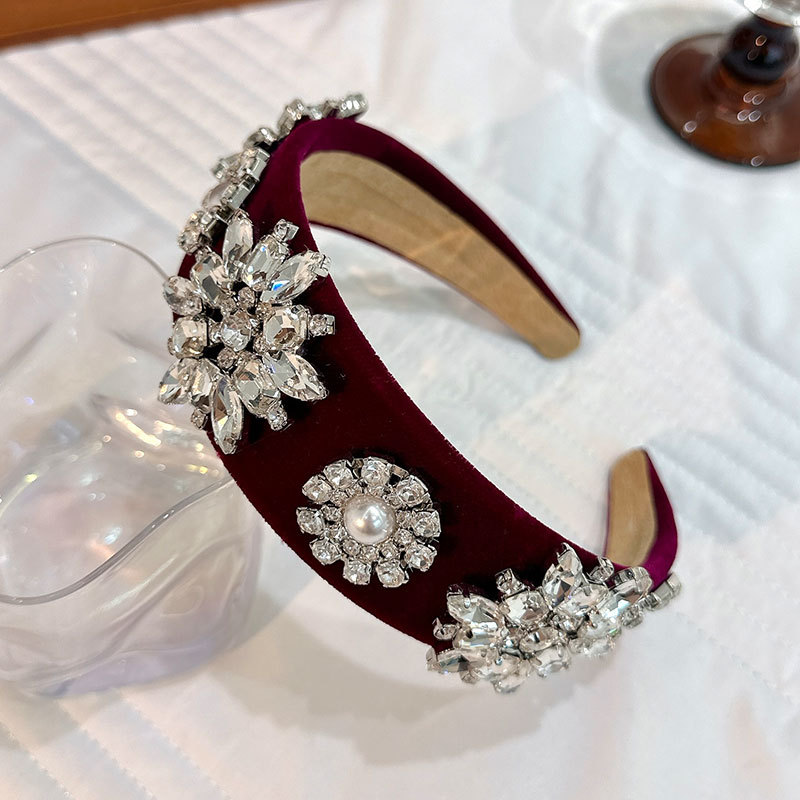 Retro Baroque Pearl Rhinestone Headband - Image 5