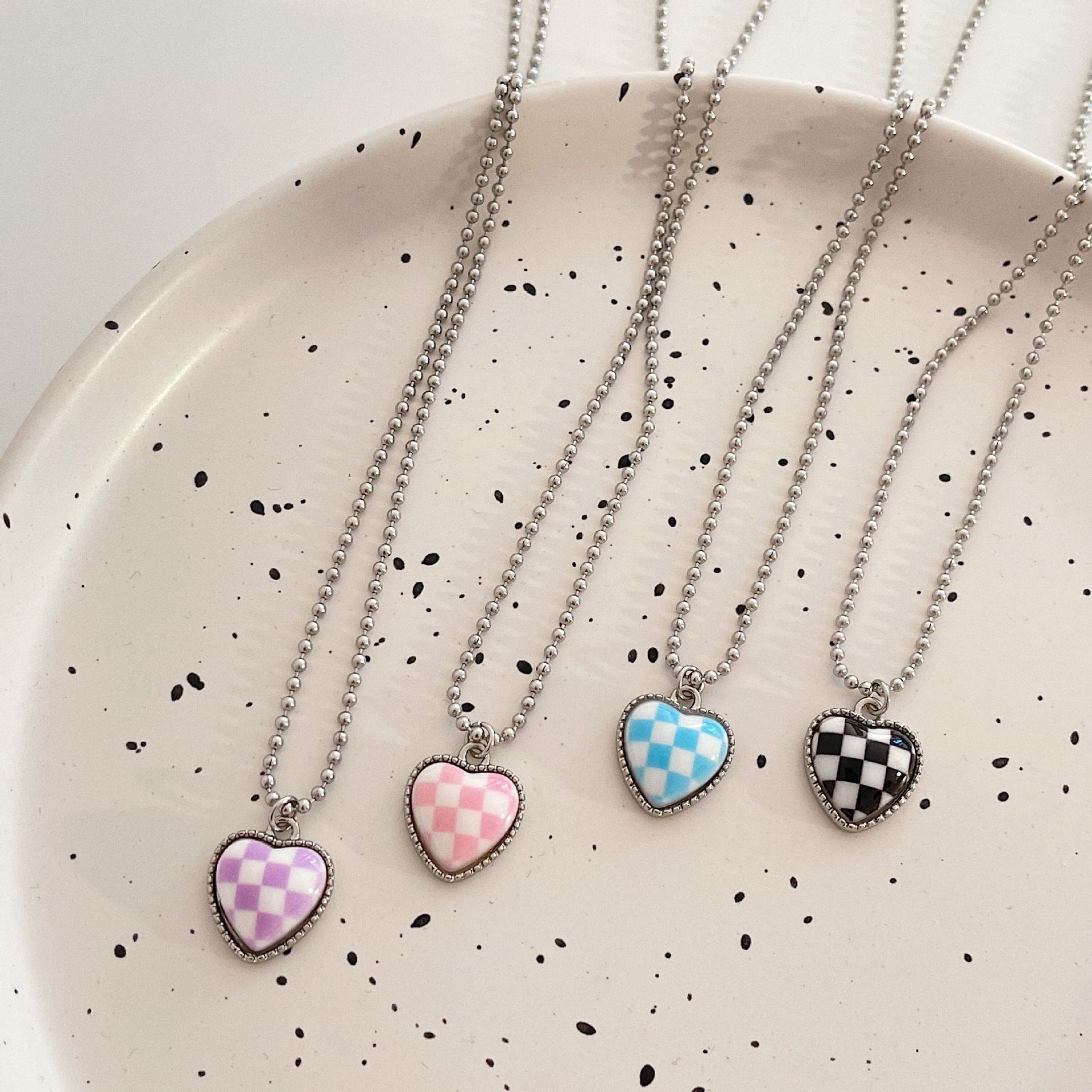 Simple Chessboard Plaid Heart Pendant Necklace