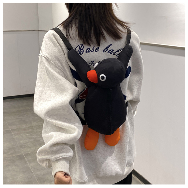 Cartoon Funny Cute Hug Penguin Backpack Personality Plush Doll Children’s Single-shoulder Bag