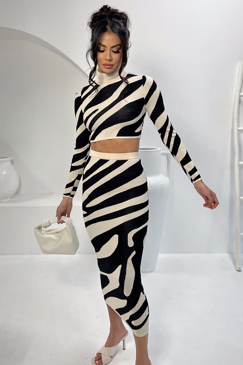 Title 7, Top Striped Slim-fit Sheath Skirt Knitting Suit