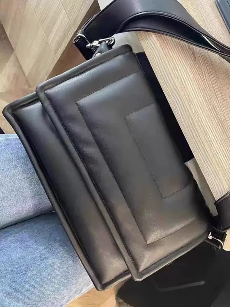 Large Capacity Stacked Shoulder Crossbody Underarm Sports Bag